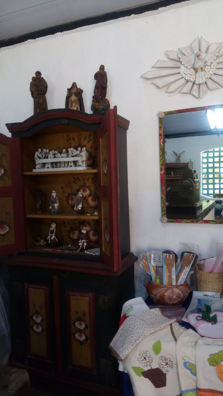 LOJA DE ARTESANATO NO RESTAURANTE O CASARÃO 54