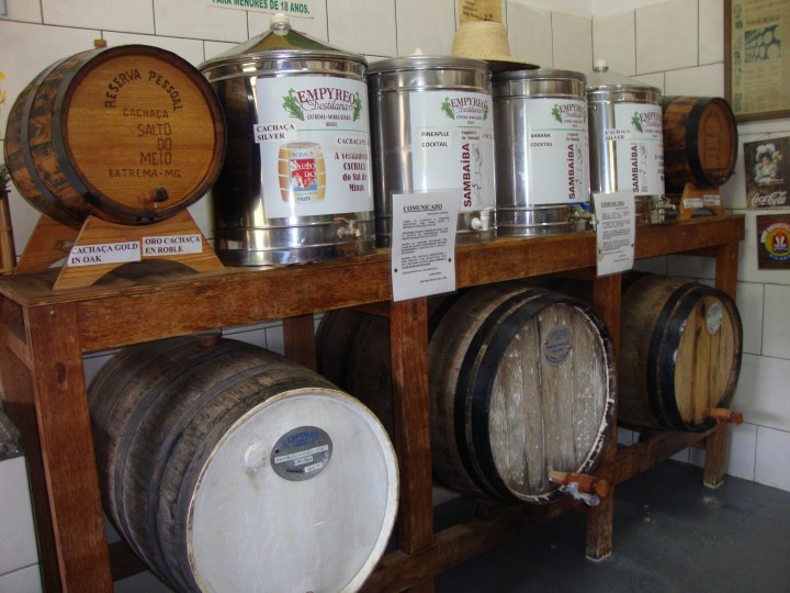 CACHAÇARIA EMPYREO/SALTO DO MEIO - EXTREMA MG