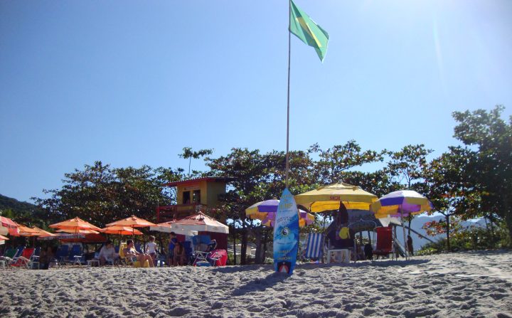 AULAS DE SURF - PRAIA DE CAMBURI - SAO SEBASTIAO SP