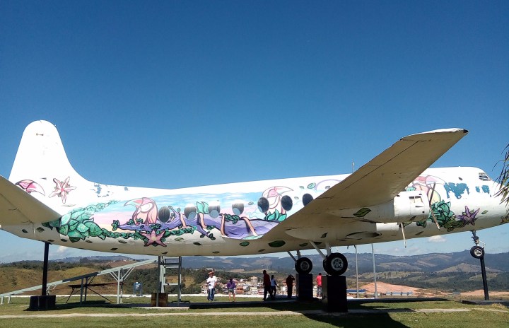 PRACA SANTOS DUMONT ARACARIGUAMA SP