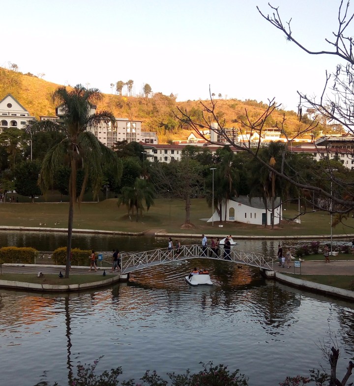 LAGO EM ÁGUAS DE LINDOIA SP
