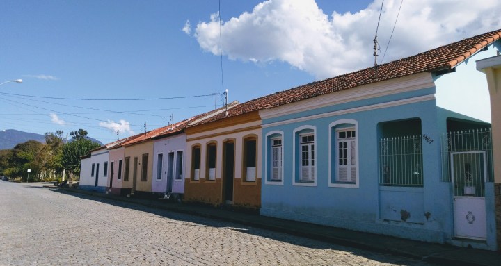 CASARIO EM PASSA QUATRO MG