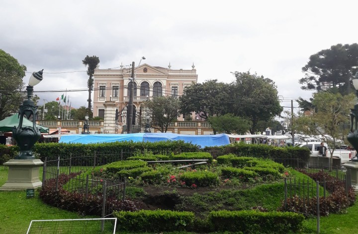 Sociedade Garibaldi e Relógio das Flores - Curitiba