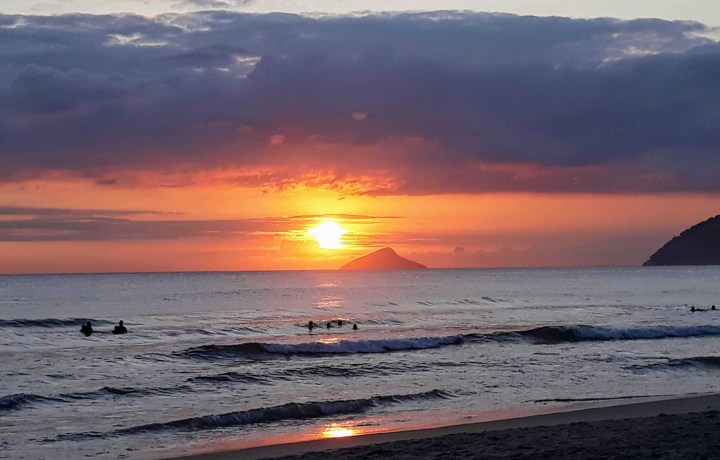 Pôr do sol na praia de Maresias SP